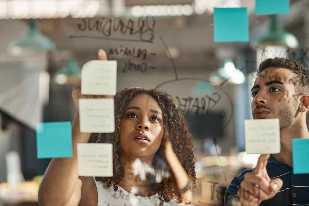 Travail d'équipe et brainstorming